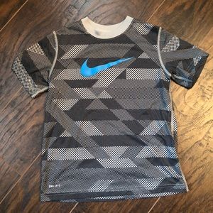 5 for $25 Nike dry fit shirt